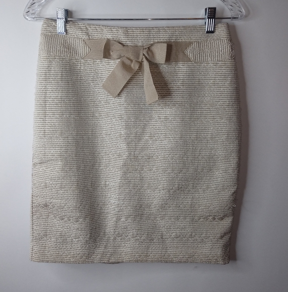 LOFT Dresses & Skirts - LOFT 0 Beige Bow Woven Mini Skirt